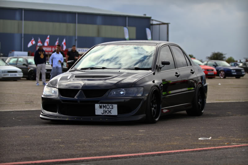 2004 Mitsubishi Lancer Evolution photo