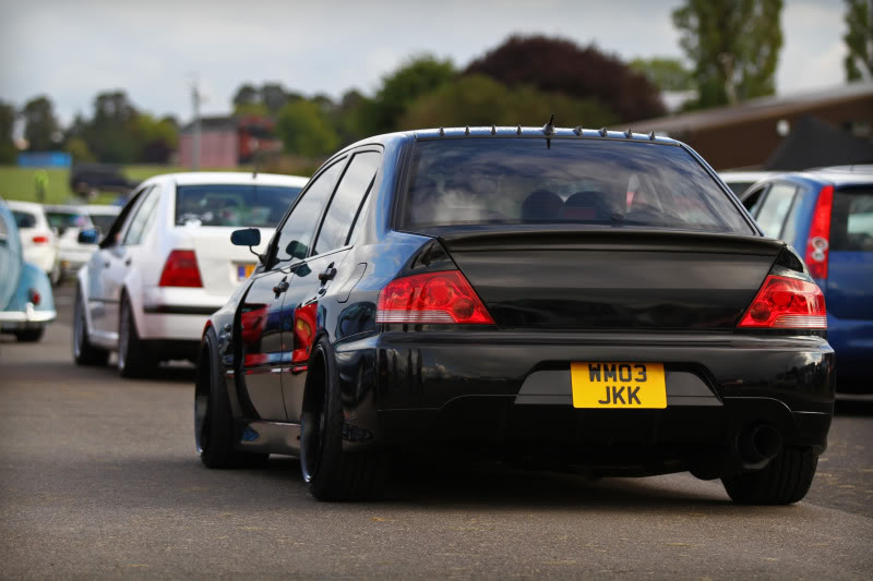 2004 Mitsubishi Lancer Evolution photo