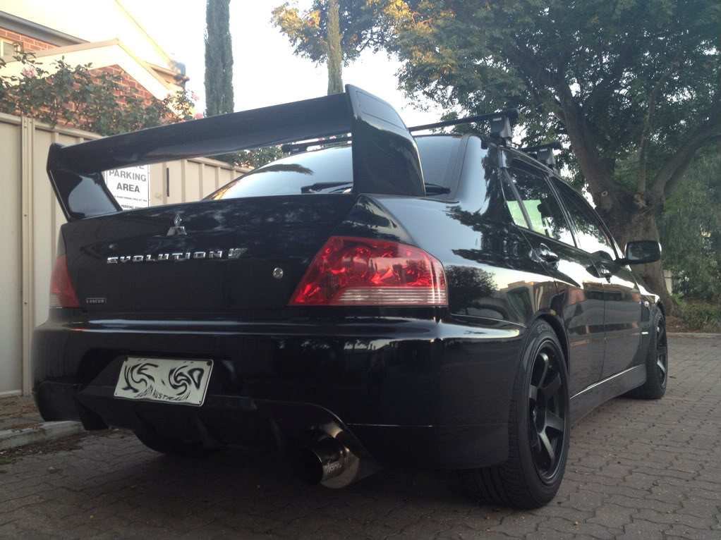 2003 Mitsubishi Lancer Evolution photo