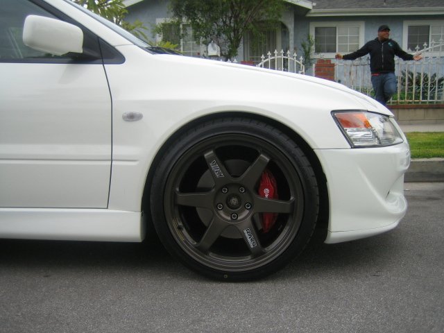2004 Mitsubishi Lancer Evolution photo