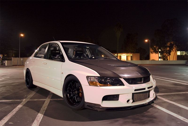 2004 Mitsubishi Lancer Evolution photo