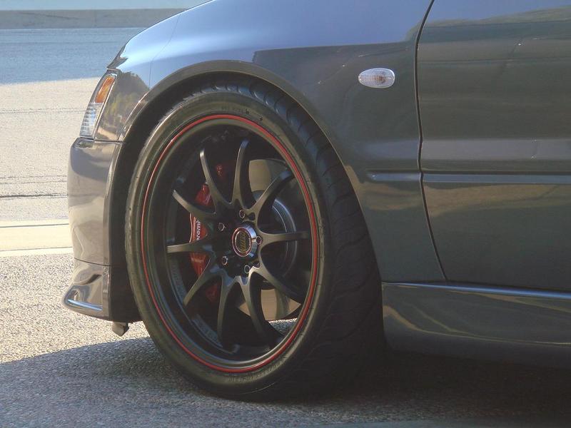 2003 Mitsubishi Lancer Evolution photo