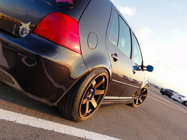 1999 Volkswagen Golf photo