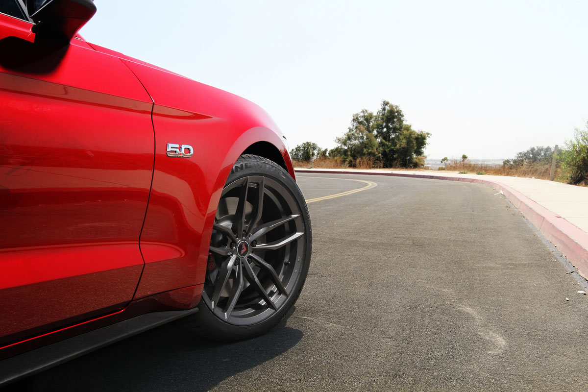 2015 Ford Mustang photo
