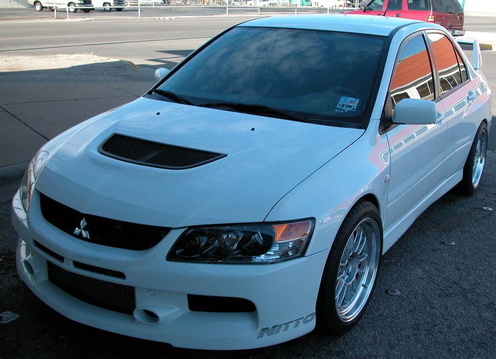 2005 Mitsubishi Lancer Evolution photo