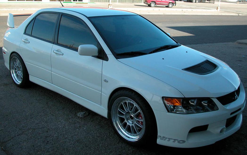 2005 Mitsubishi Lancer Evolution photo
