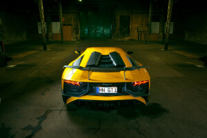 2015 Lamborghini Aventador