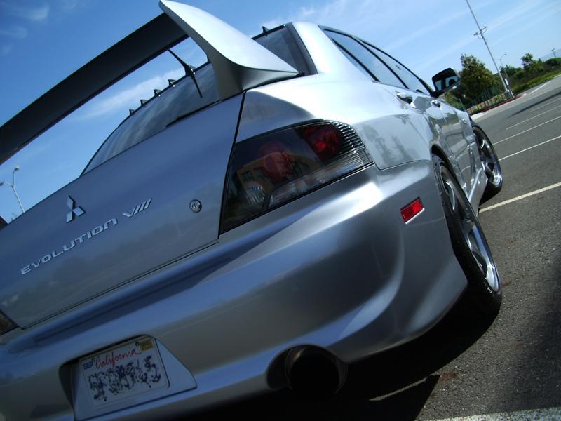 2005 Mitsubishi Lancer Evolution photo