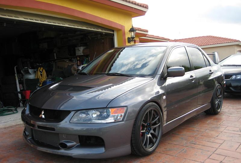 2005 Mitsubishi Lancer Evolution photo