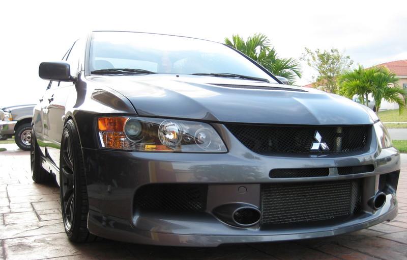 2005 Mitsubishi Lancer Evolution photo