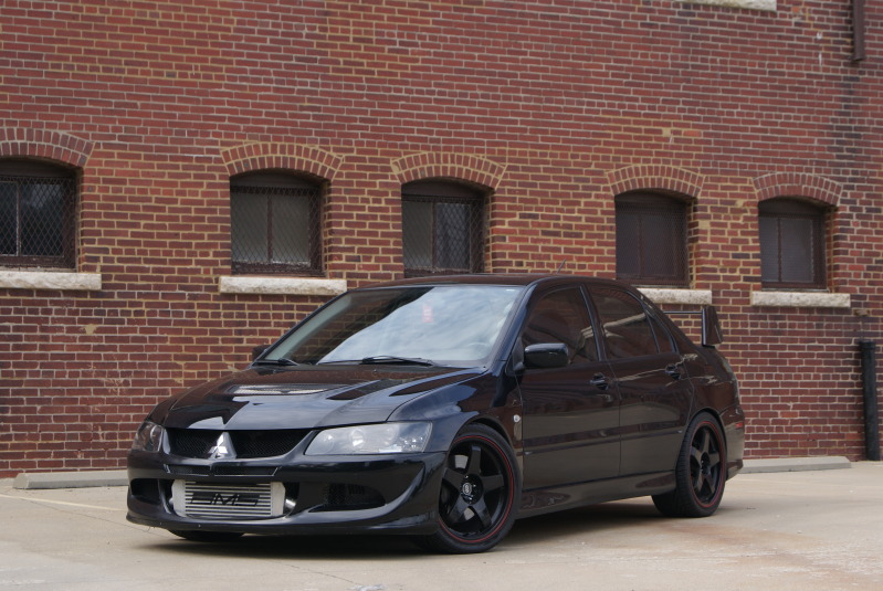 2005 Mitsubishi Lancer Evolution photo