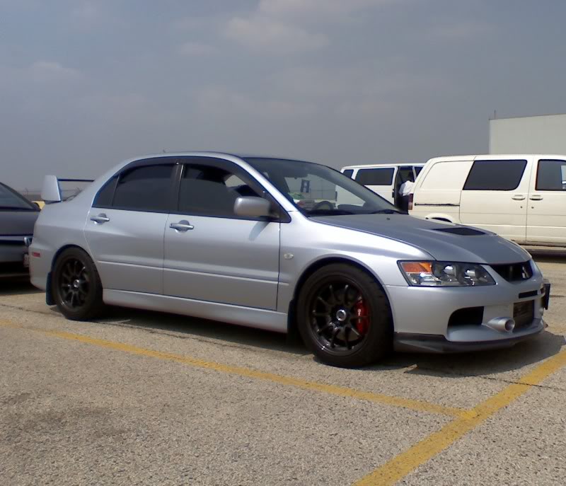 2005 Mitsubishi Lancer Evolution photo