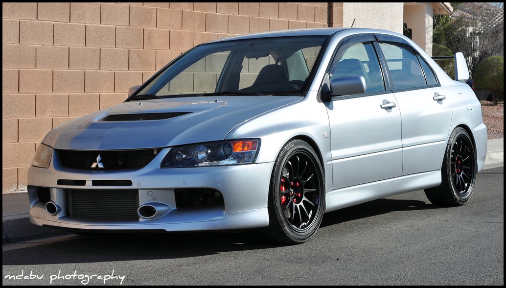 2005 Mitsubishi Lancer Evolution photo