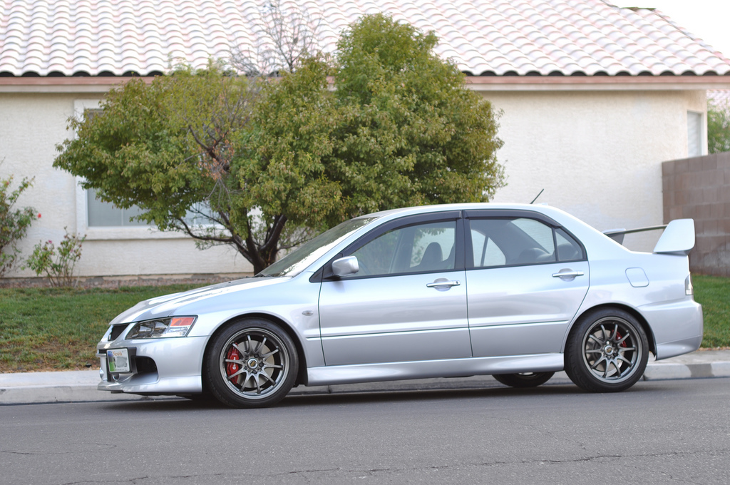 2005 Mitsubishi Lancer Evolution photo