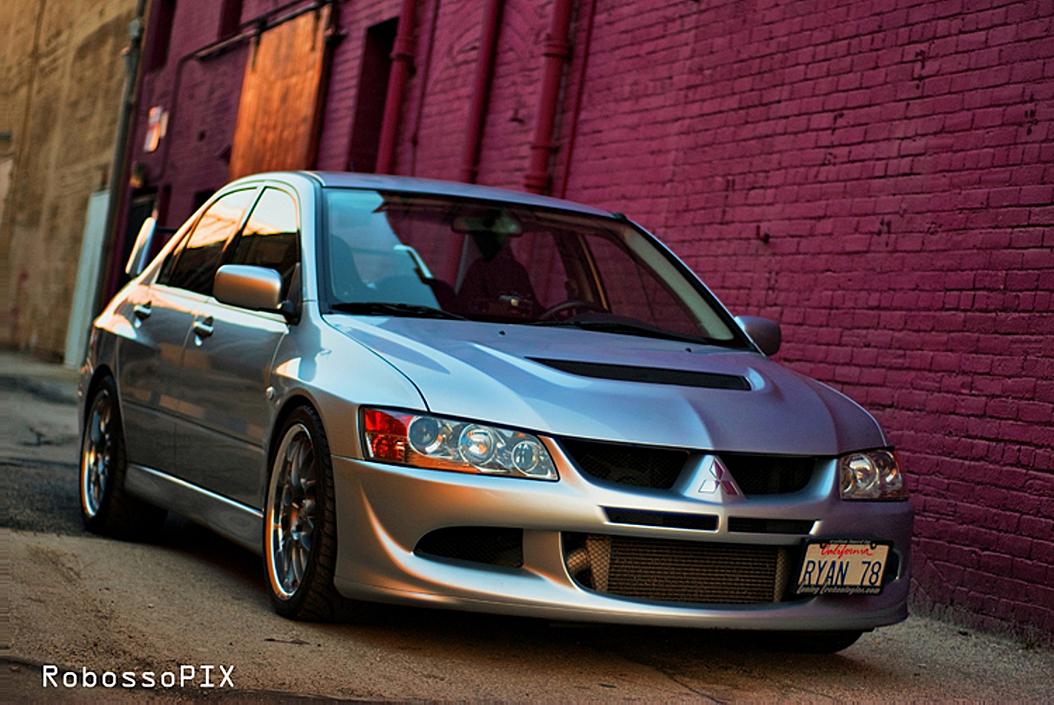 2005 Mitsubishi Lancer Evolution photo