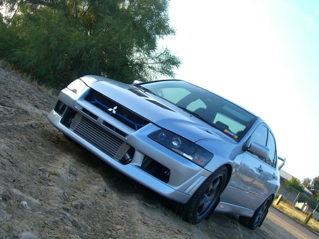2005 Mitsubishi Lancer Evolution photo