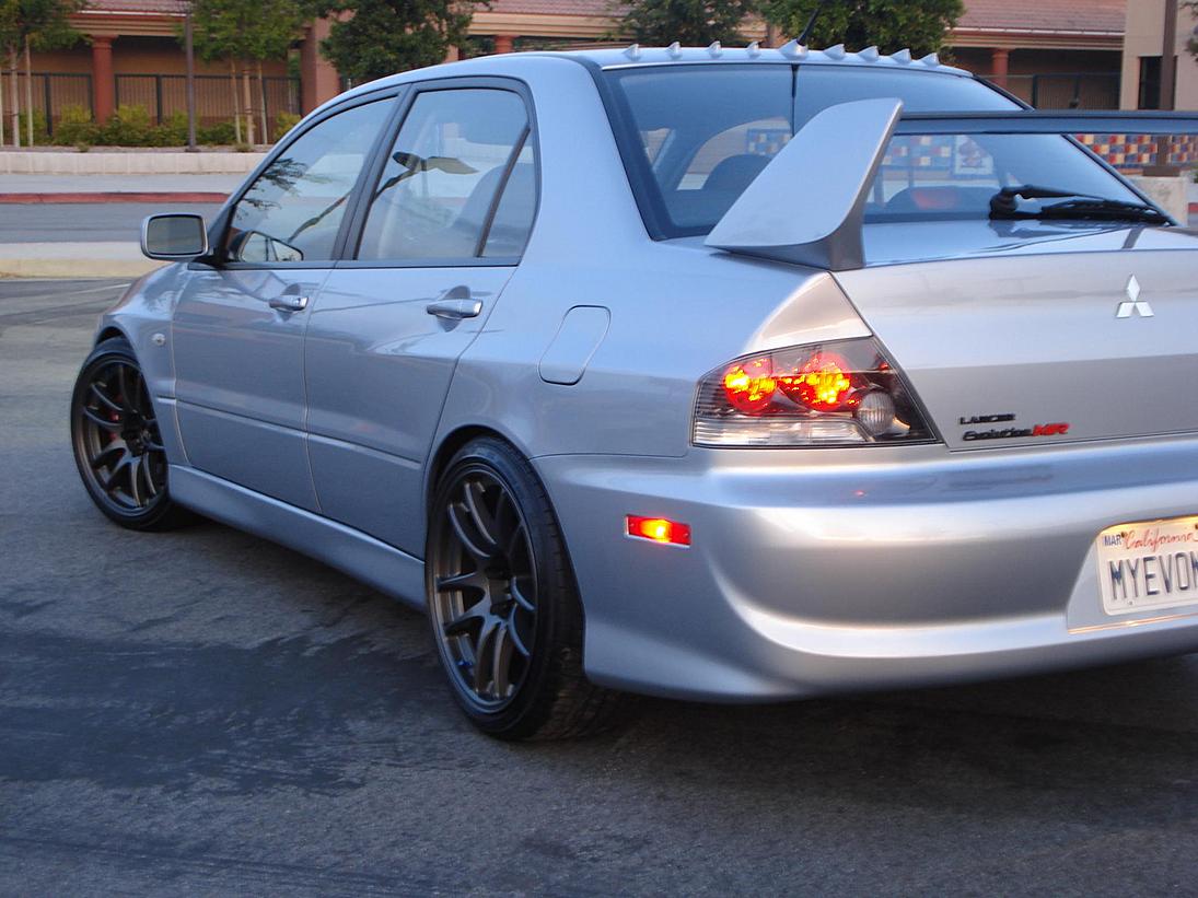 2006 Mitsubishi Lancer Evolution photo
