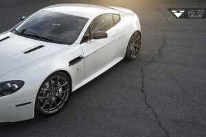 2015 Aston Martin V8 Vantage