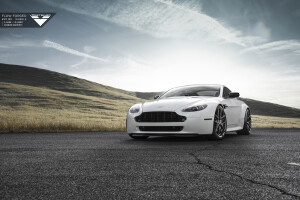 2015 Aston Martin V8 Vantage