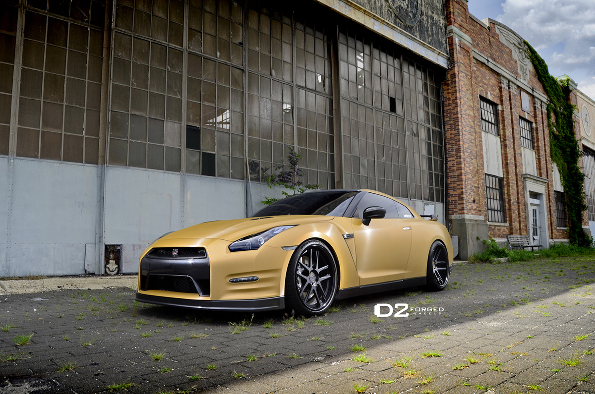 2014 Nissan GT-R photo