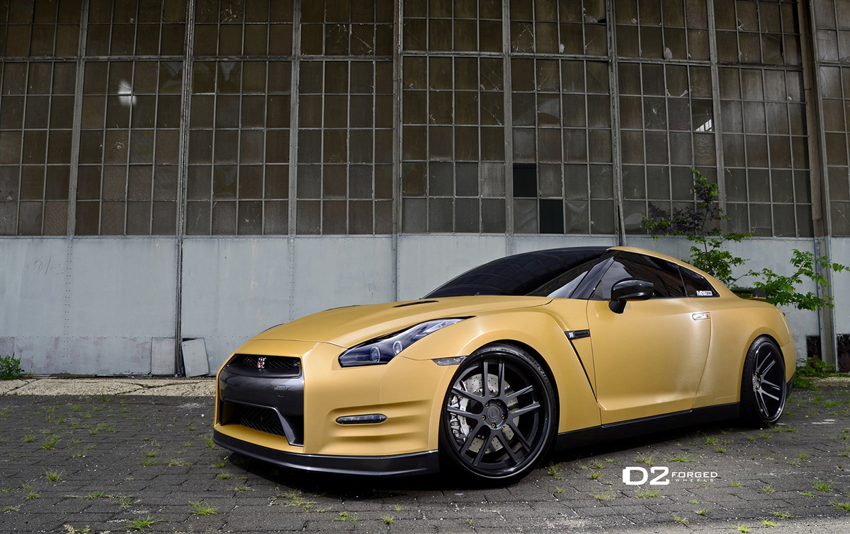 2014 Nissan GT-R photo