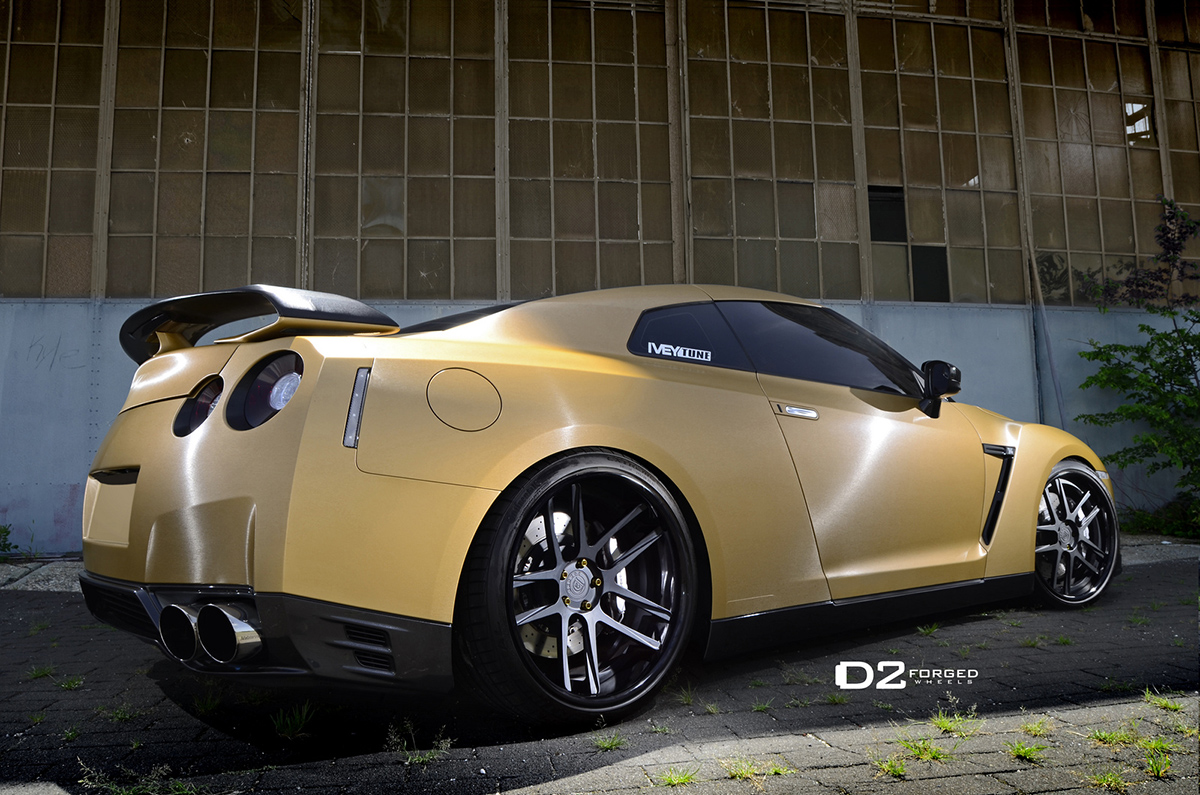 2014 Nissan GT-R photo