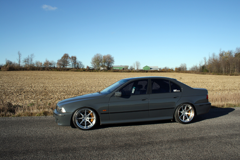 1999 BMW 528 photo