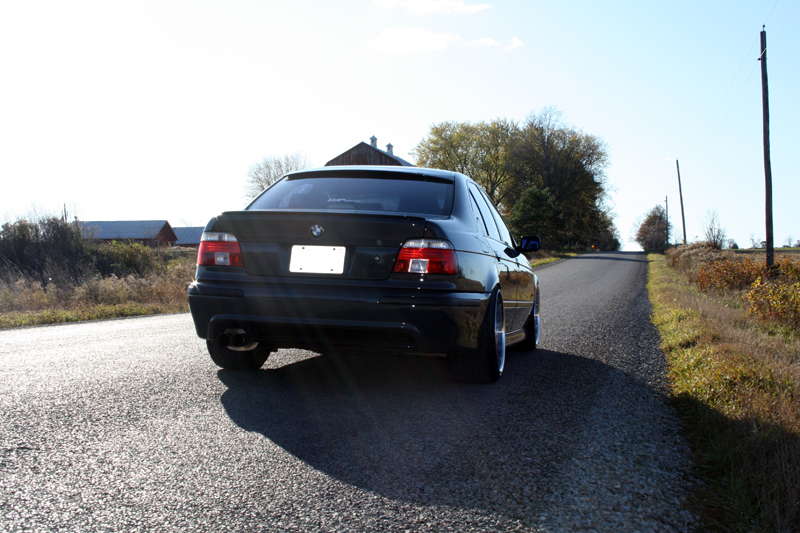 1999 BMW 528 photo