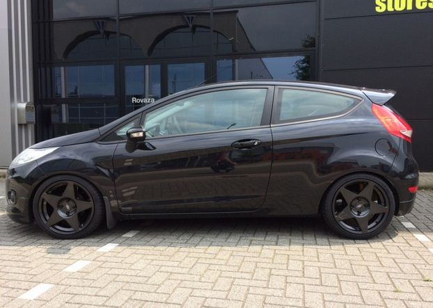 2014 Ford Fiesta photo