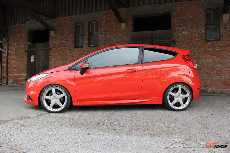2014 Ford Fiesta photo