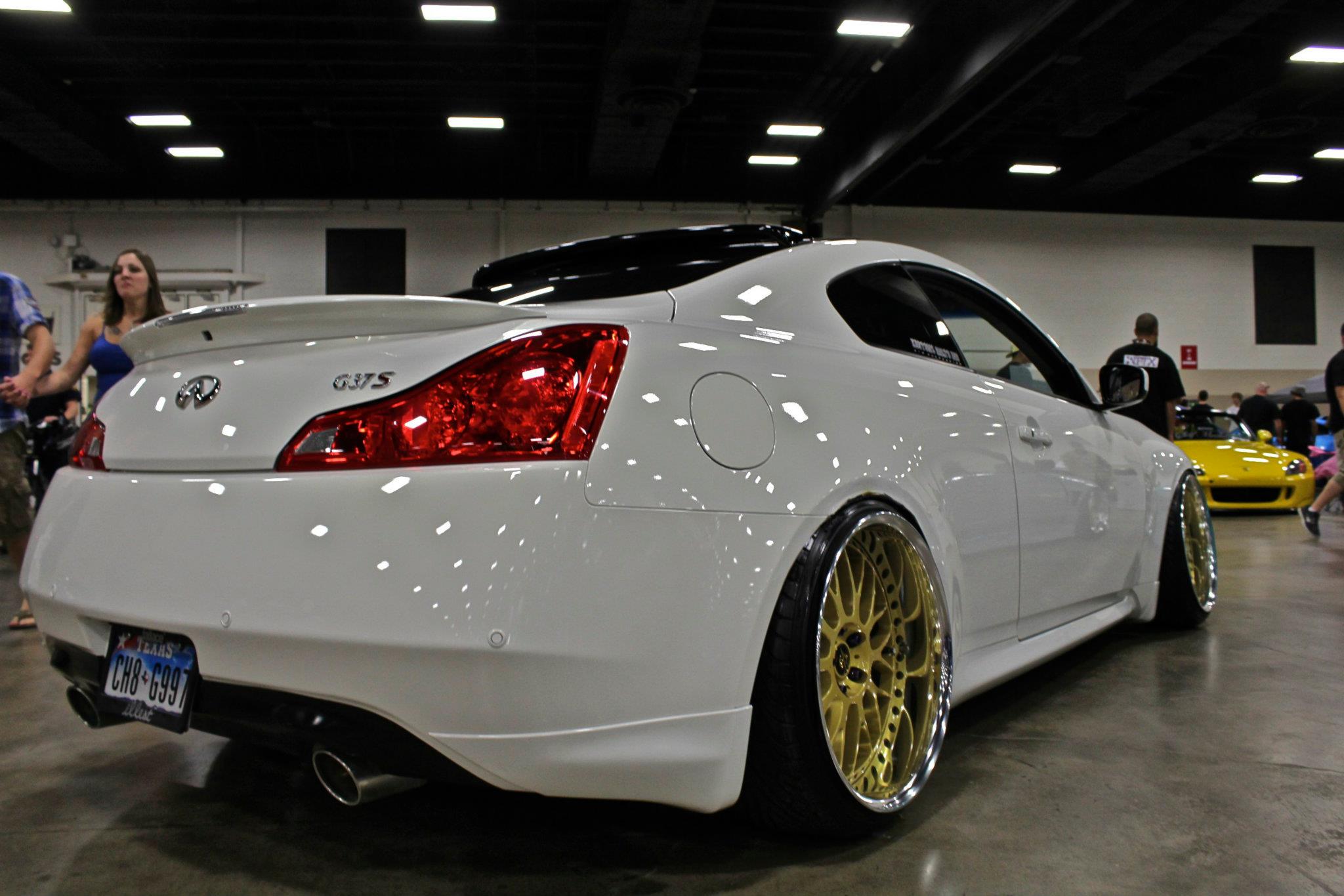 2011 Infiniti G37 photo
