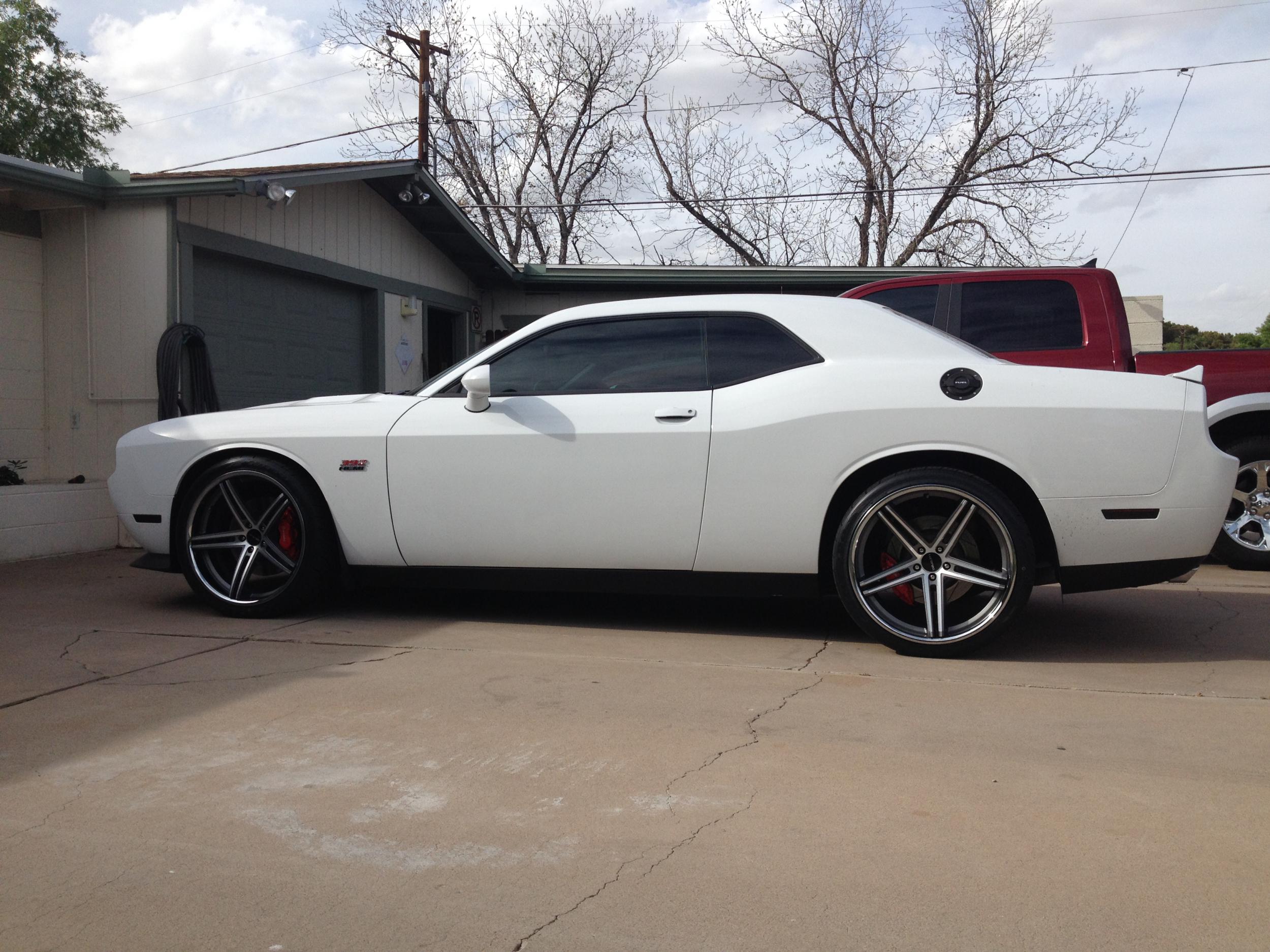 2011 Dodge Challenger photo
