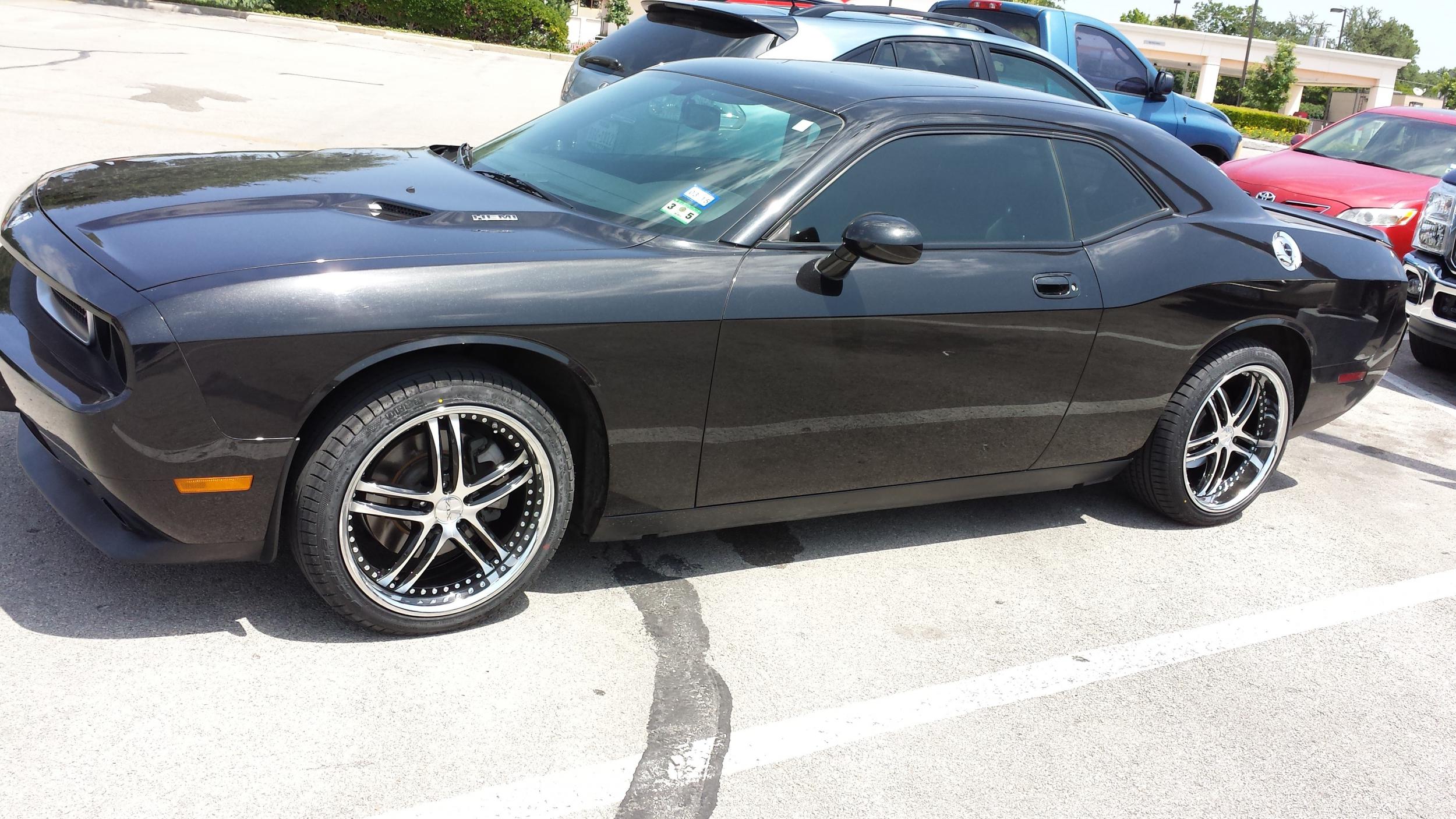 2010 Dodge Challenger photo