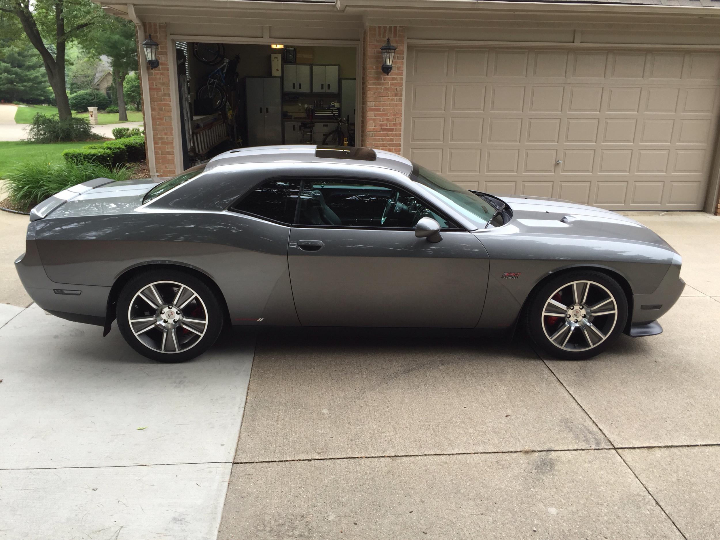 2015 Dodge Challenger photo