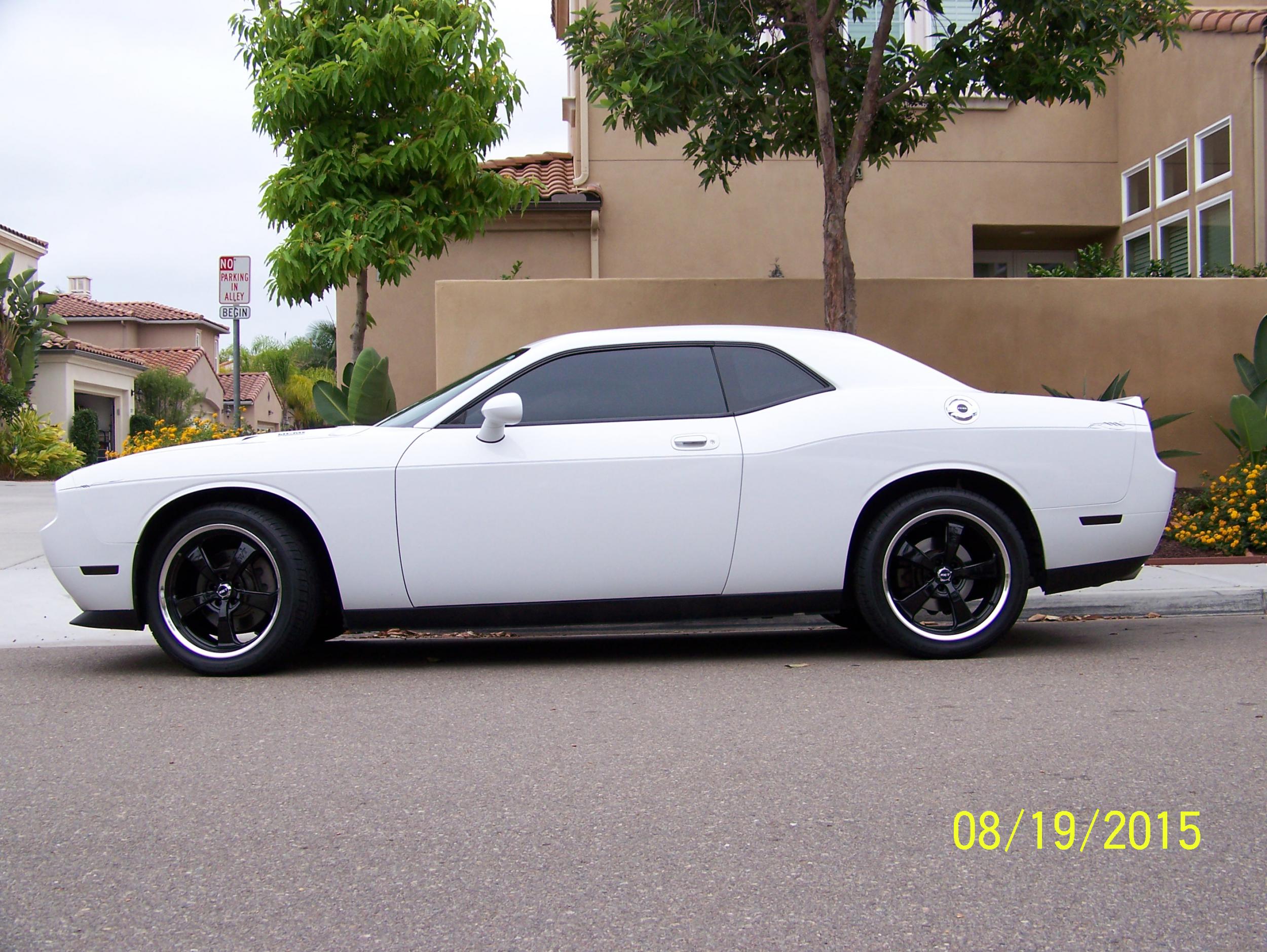 2015 Dodge Challenger photo