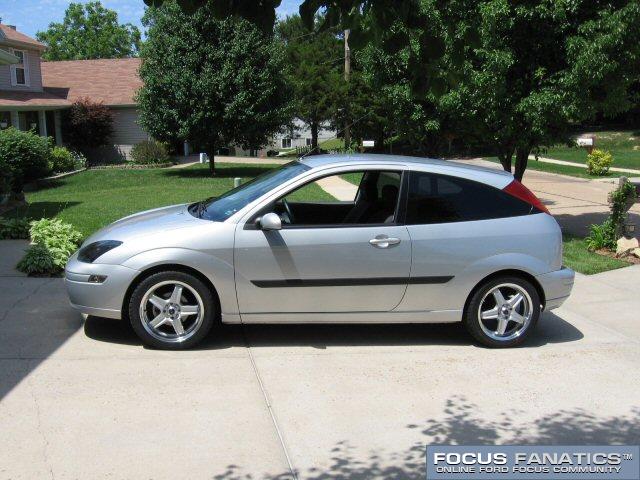 2004 Ford Focus photo
