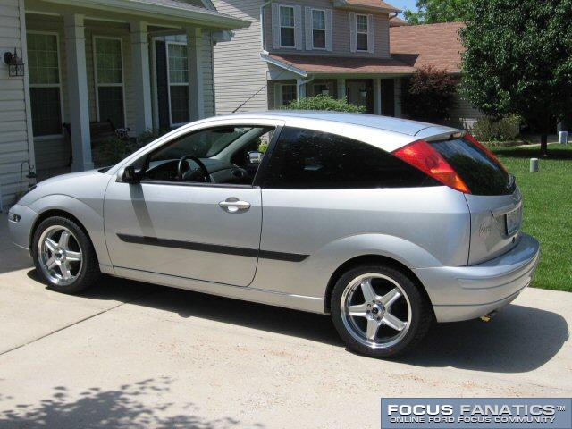 2004 Ford Focus photo