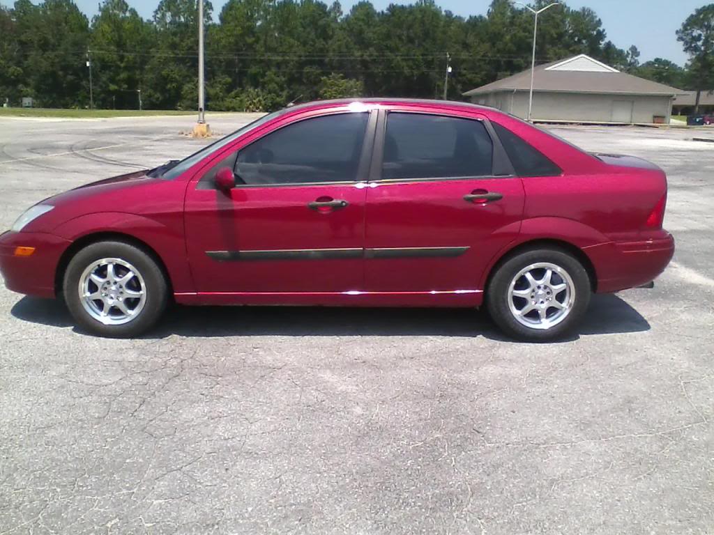 2004 Ford Focus photo