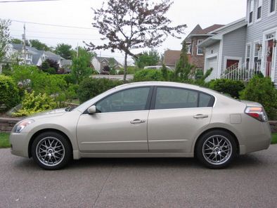 2010 Nissan Altima photo