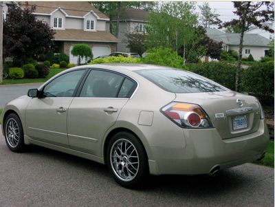 2010 Nissan Altima photo