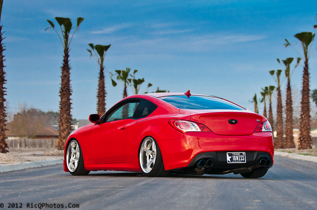 2010 Hyundai Genesis Coupe photo