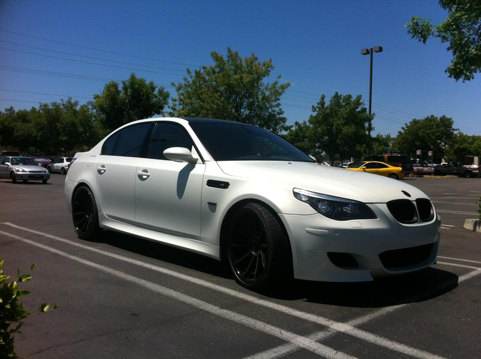 2010 BMW M5 photo