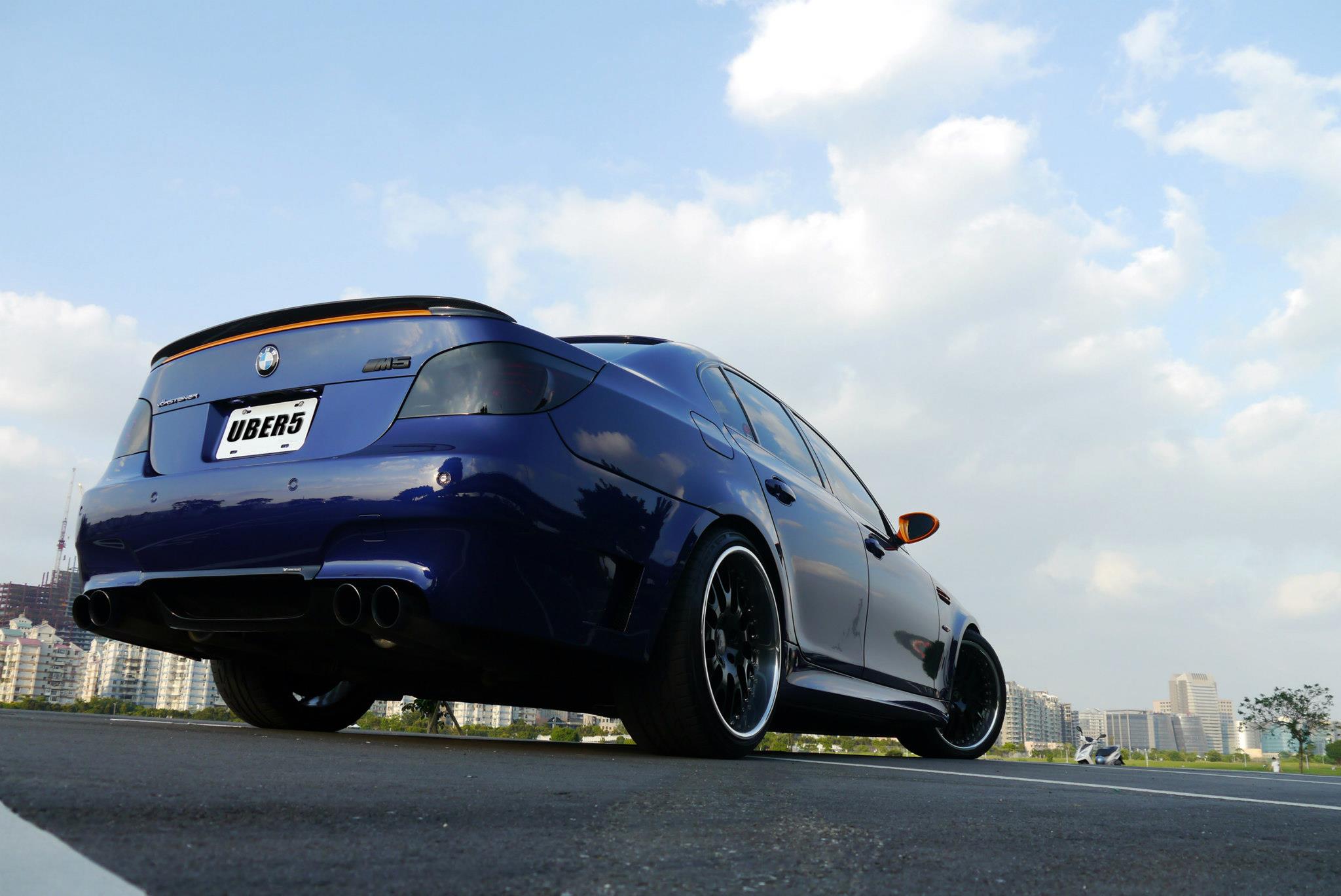 2010 BMW M5 photo