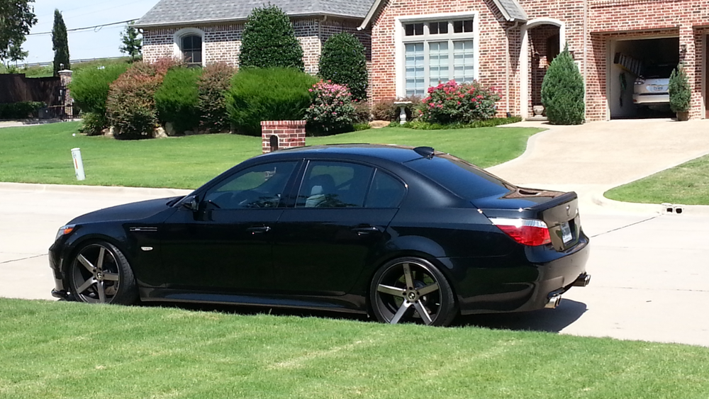 2010 BMW M5 photo