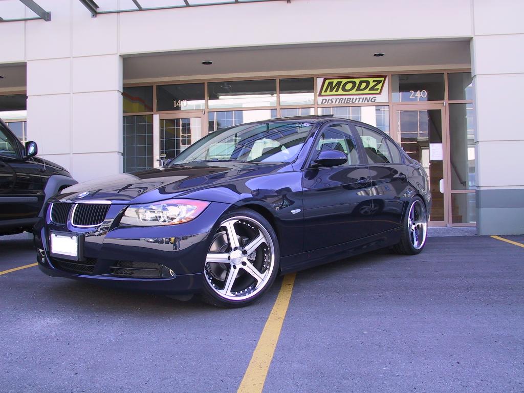 2005 BMW 330 photo