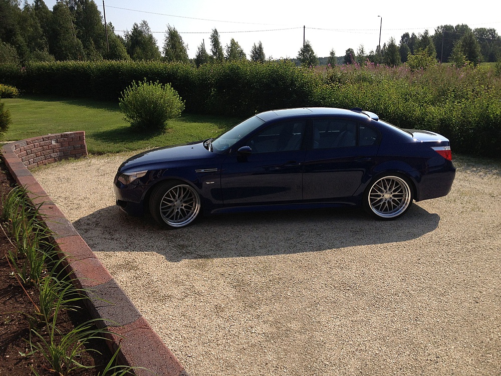 2013 BMW M5 photo