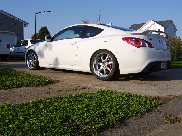 2010 Hyundai Genesis Coupe photo