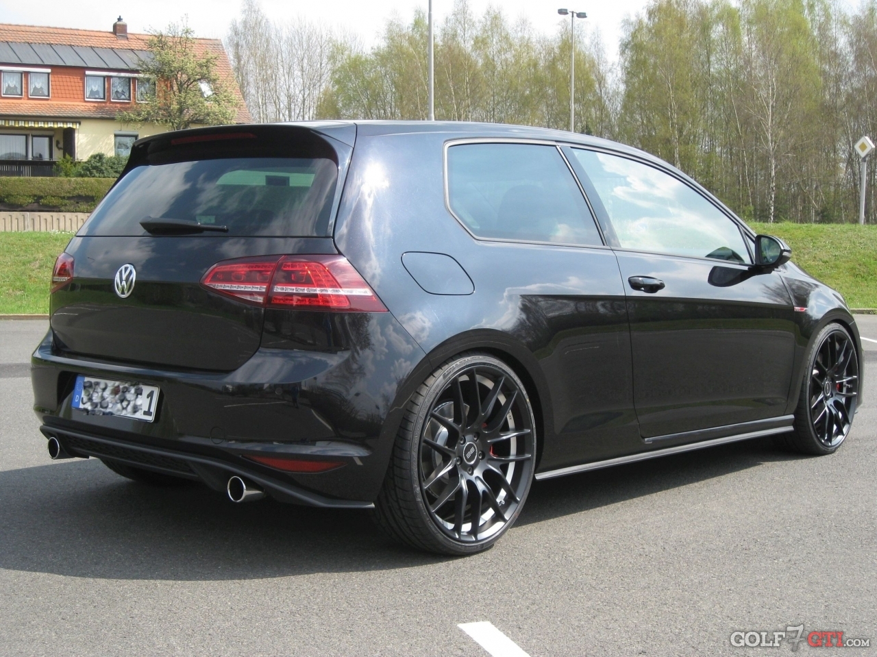 2011 Volkswagen GTI photo