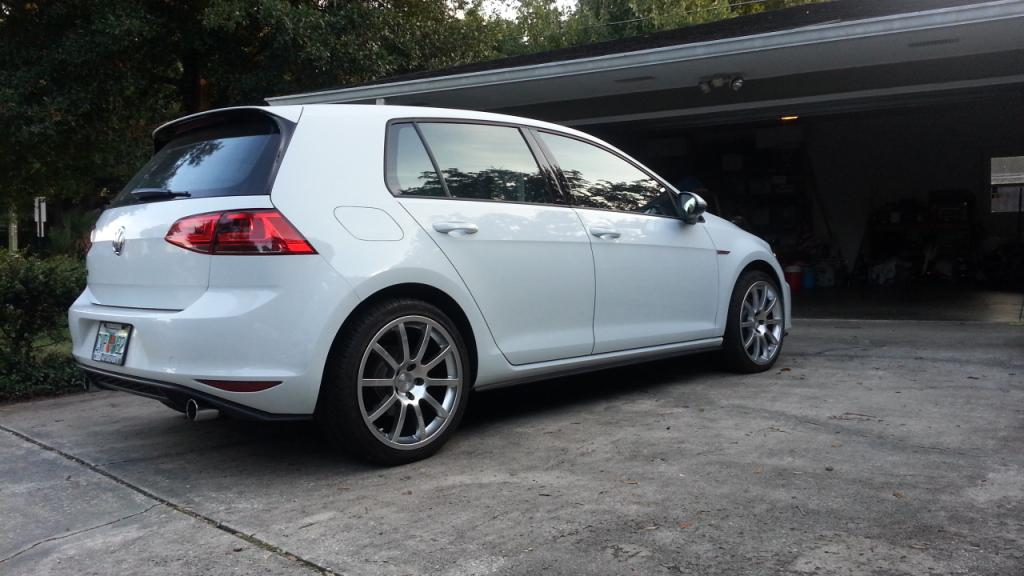 2011 Volkswagen GTI photo