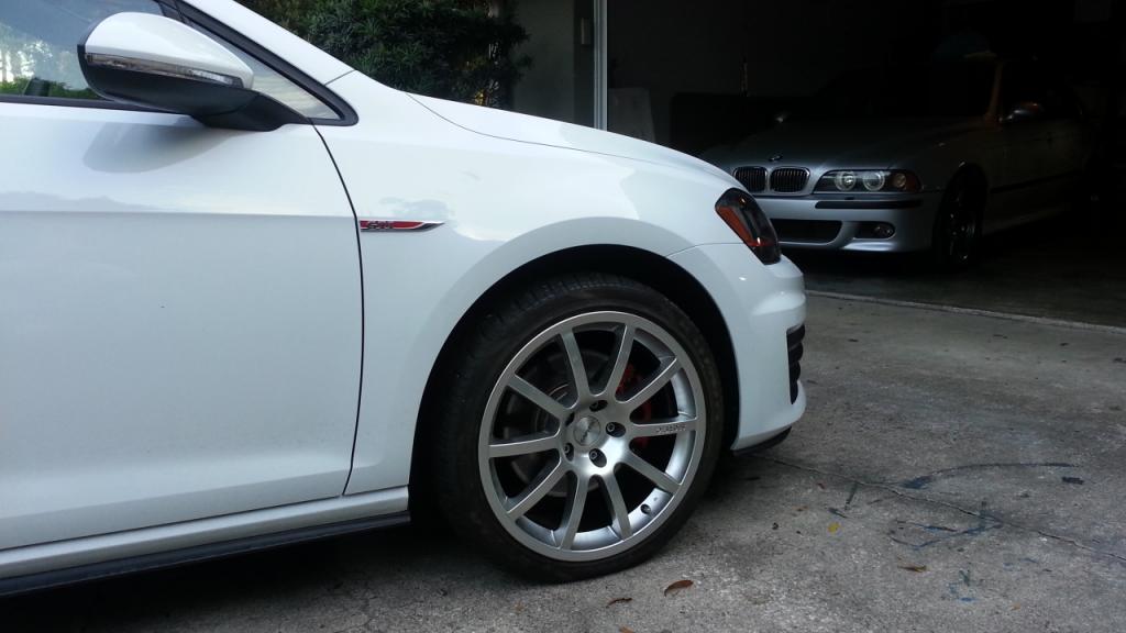 2011 Volkswagen GTI photo
